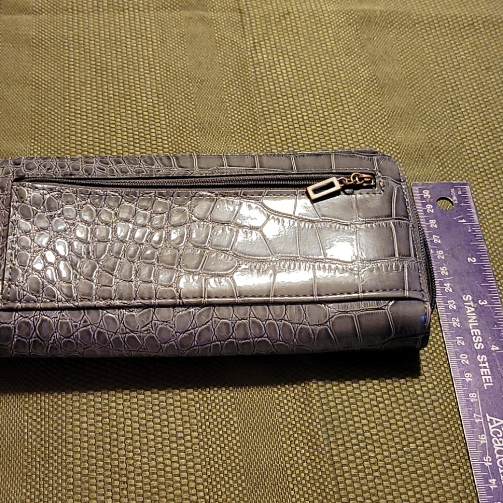 Guess wallet - Picture 3 of 6